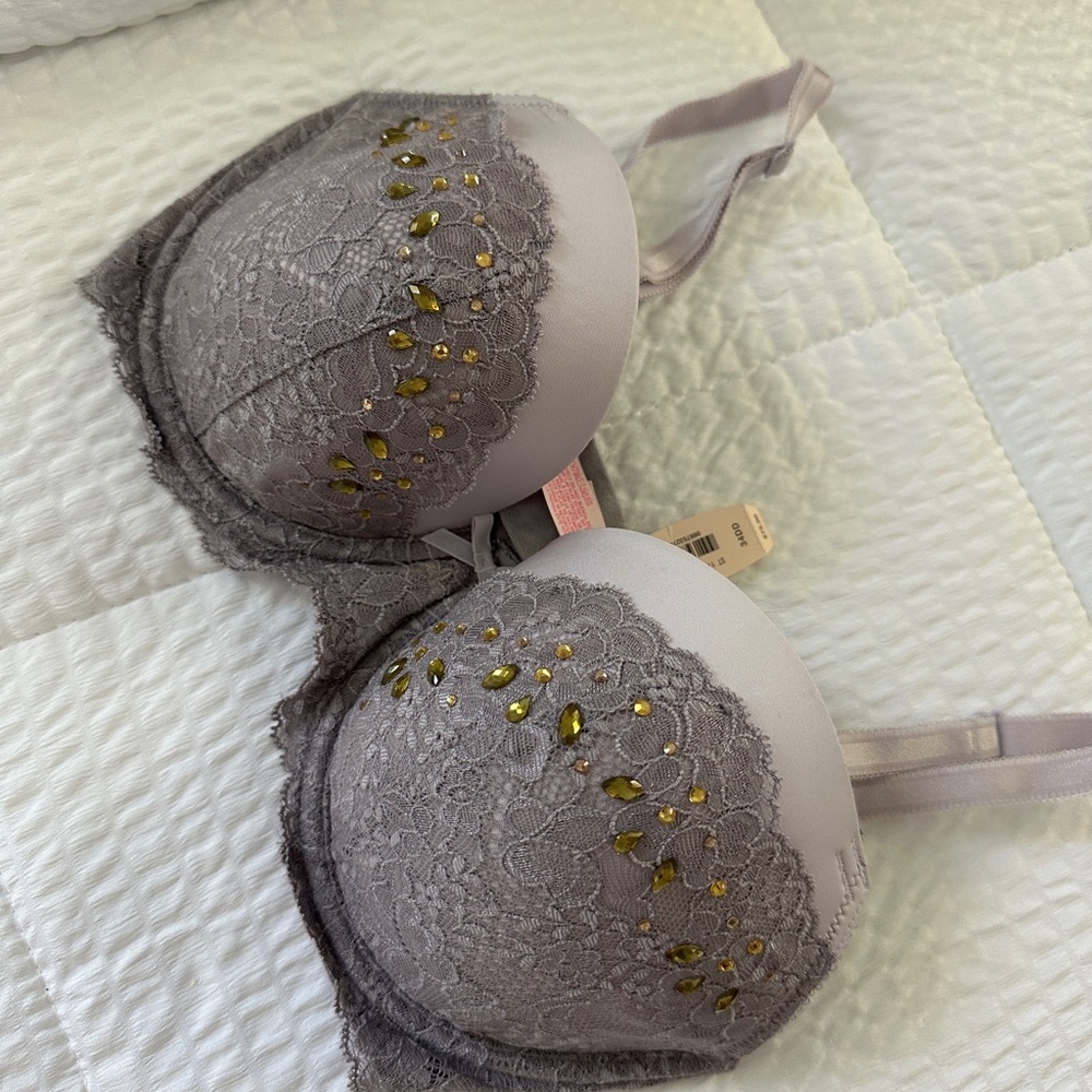 Victoria's Secret Gray Shimmering Demo Bra